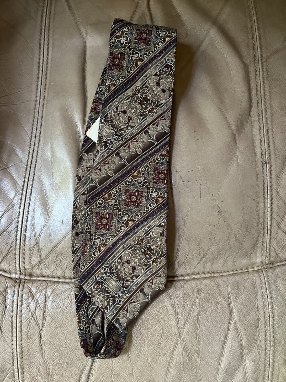 New Van Heusen Vintage 100% Silk Dress Tie